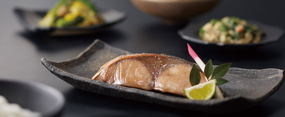 お惣菜ギフト：にんべん自慢のだしが素材の味を引き立てる。電子レンジで温めてすぐ食べられる手軽さが嬉しい、毎日の健康を気遣うお惣菜。