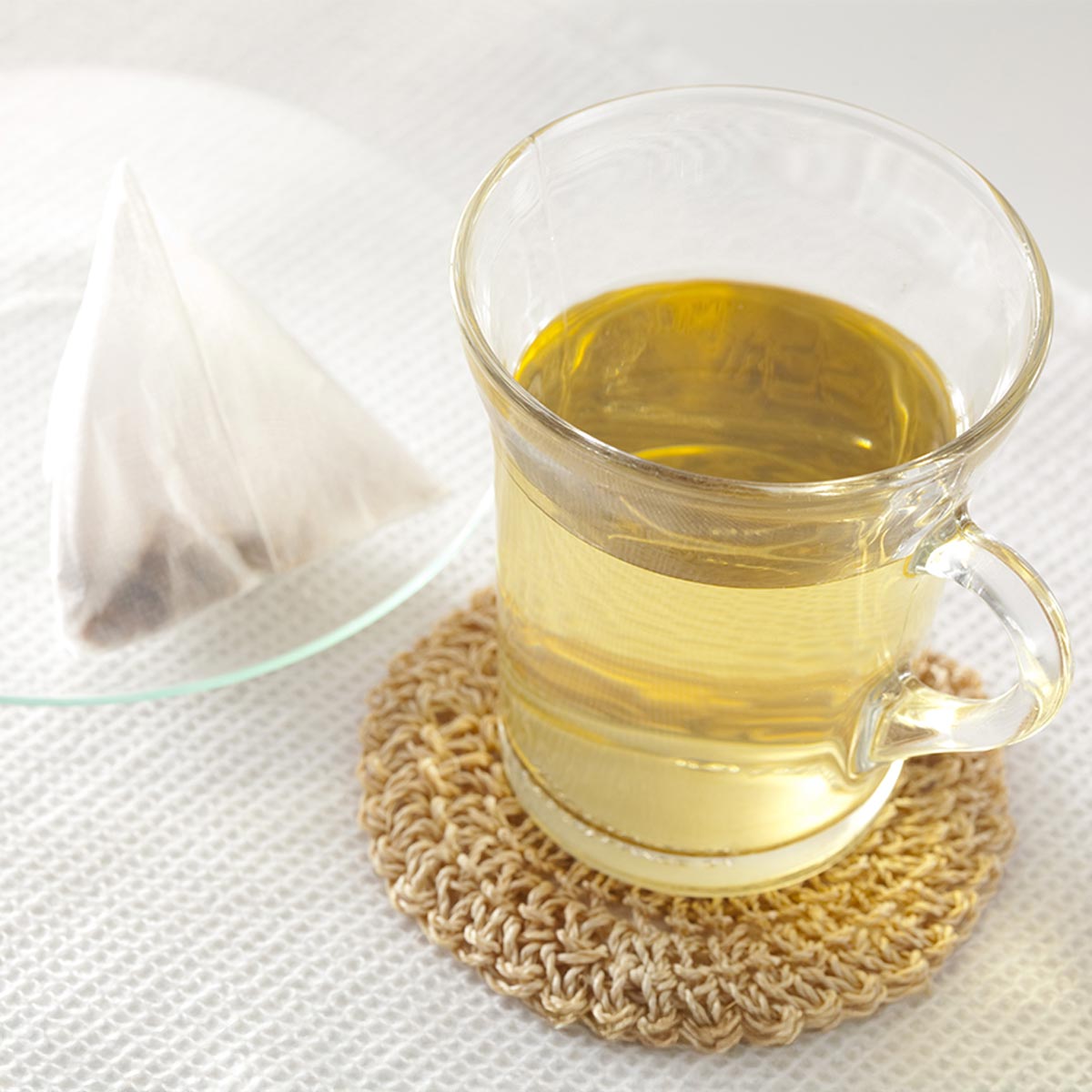 飲むおだし召し上がり方：1.温めたカップにだしぱっくを入れ、熱湯180mlを注ぎます。｜2.2～3分間静置したら、だしぱっくを軽く振って取り出してください。｜※お好みで塩や醤油を小量加えて召し上がりください。