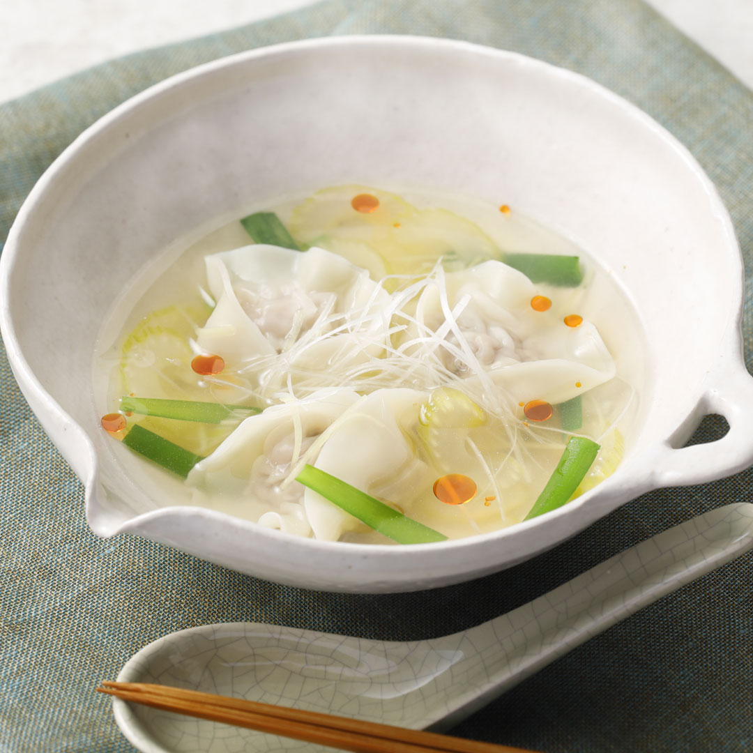 鶏つみれと千切り野菜のスープ