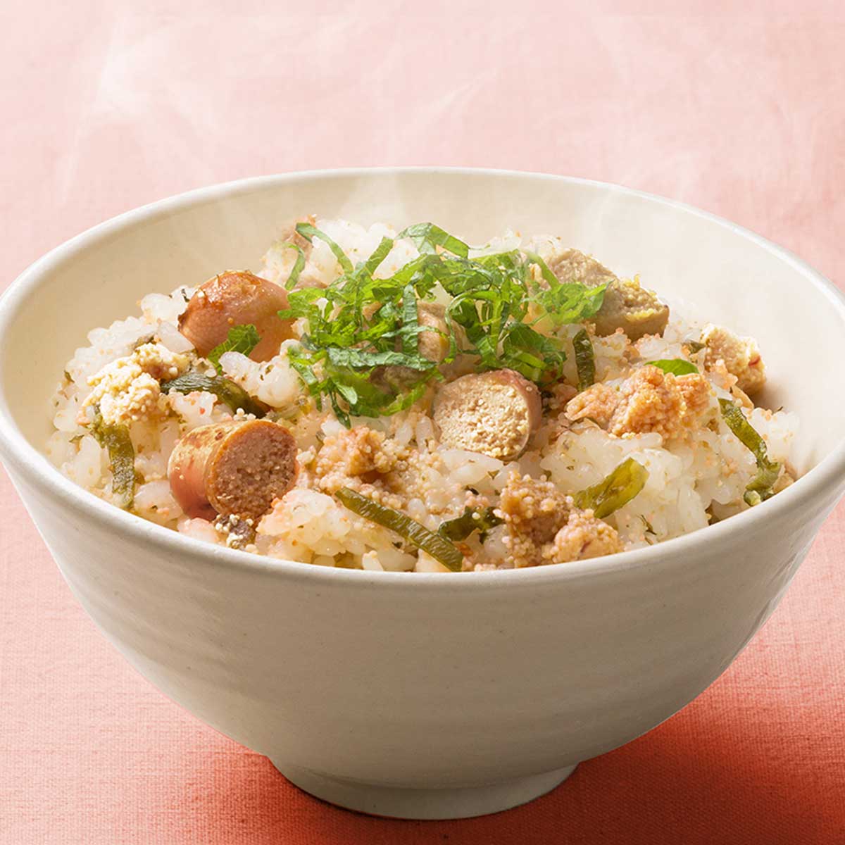 素材を愉しむ混ぜご飯の素 焼たらこ昆布ご飯の素(2合用)：炊き上がったご飯にさっと混ぜるだけ。忙しい日の夕食や、少し贅沢したい日の食卓に、本枯鰹節の豊かな香りと素材の風味が広がる本格混ぜご飯をご家庭でお手軽にお楽しみいただけます。